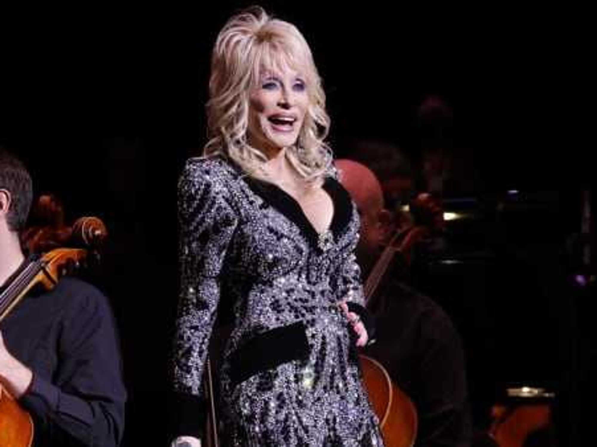 Dolly Parton onstage