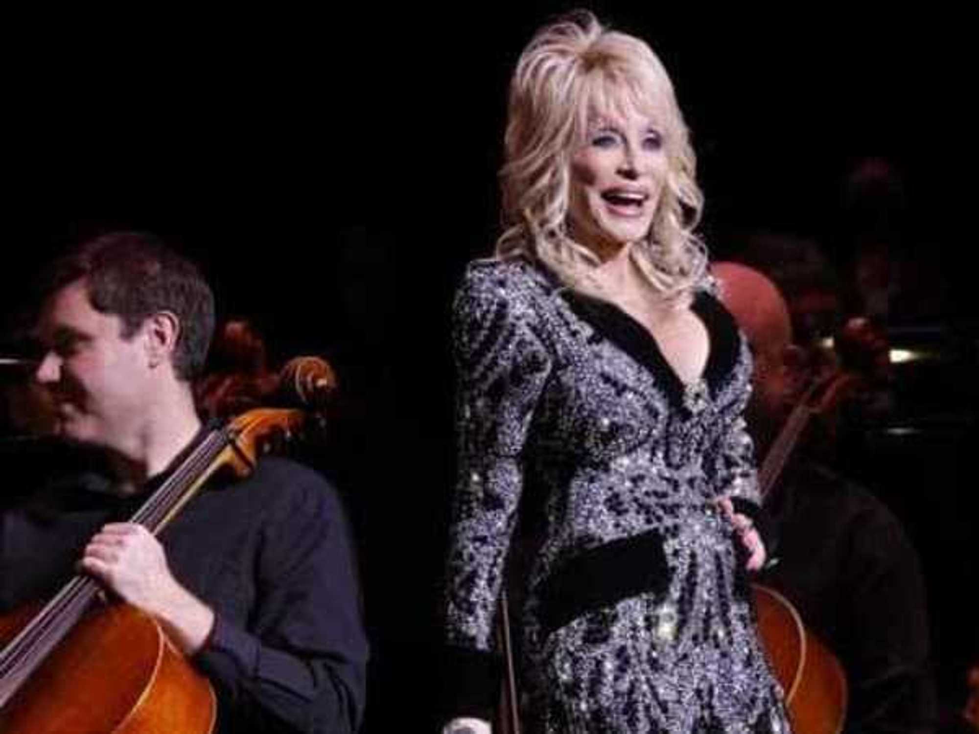 Dolly Parton onstage