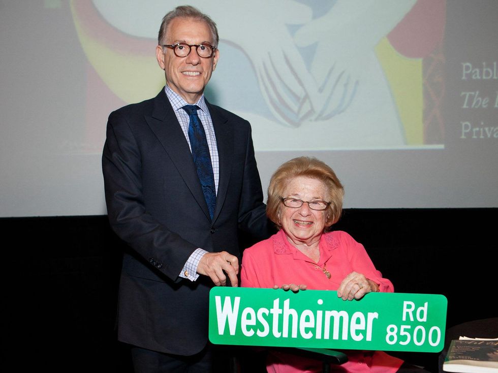 Dr. Ruth Westheimer at MFAH June 2013 Gary Tinterow, Dr. Ruth