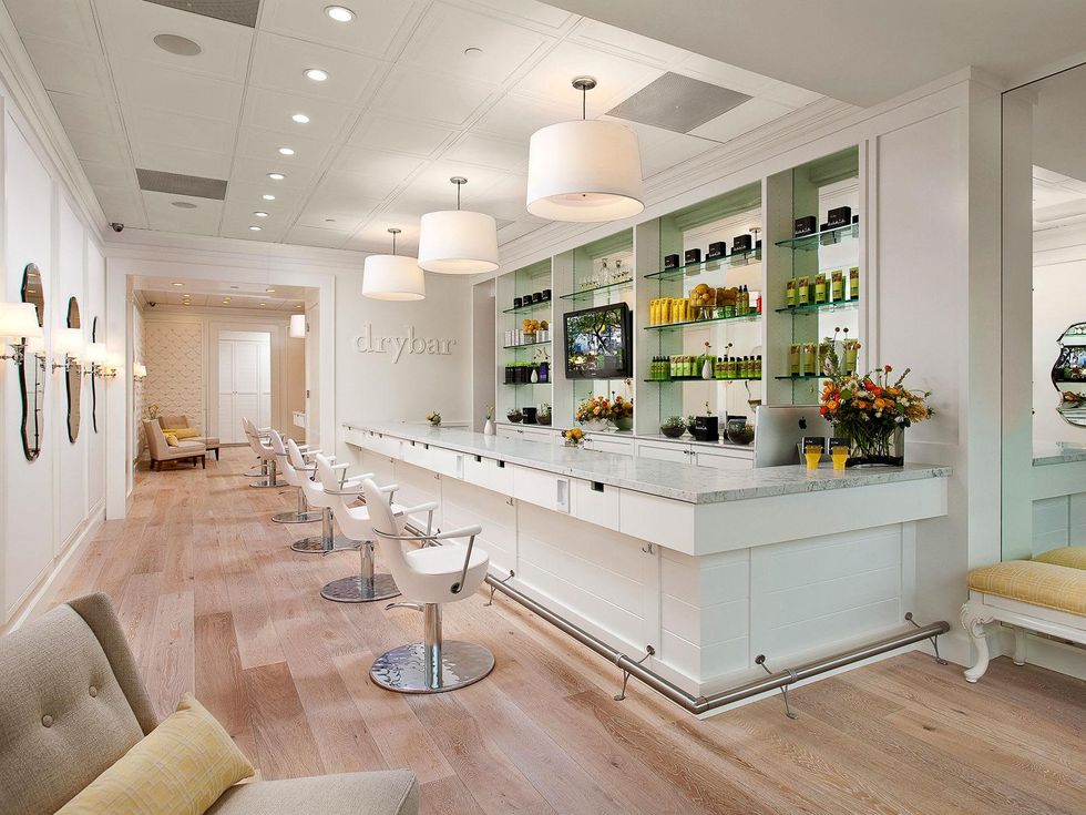 DryBar Houston hair salon August 2013 interior