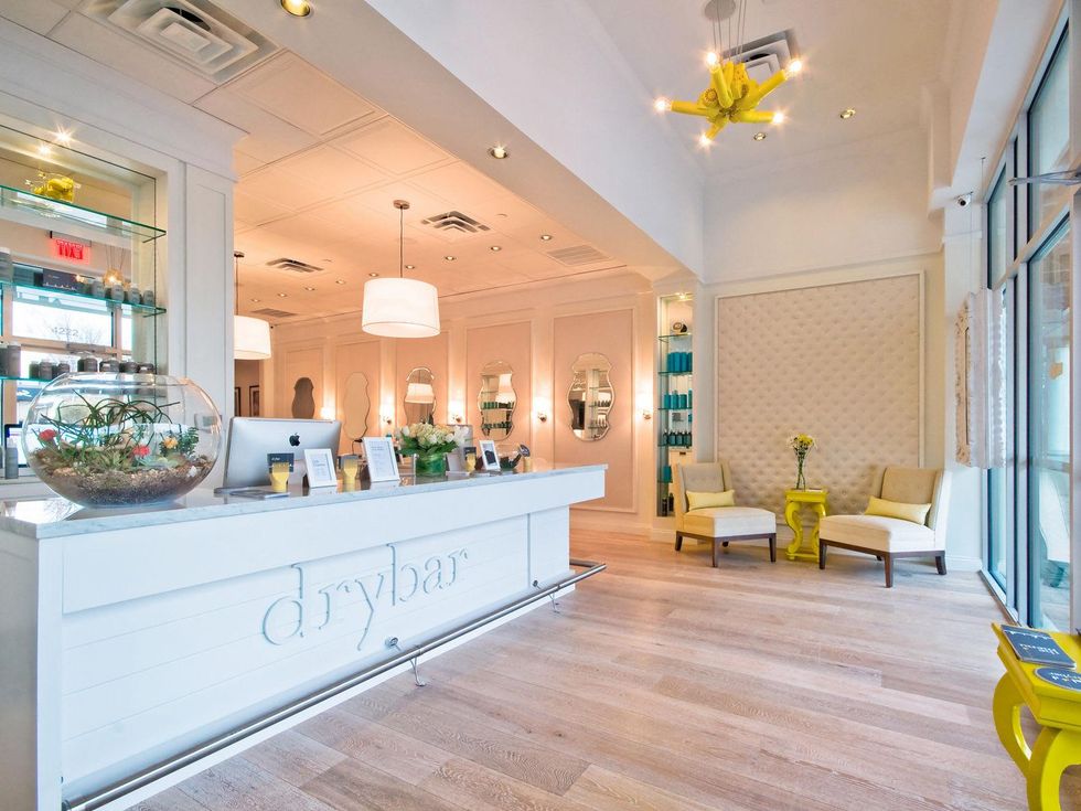 DryBar Houston hair salon August 2013 interior