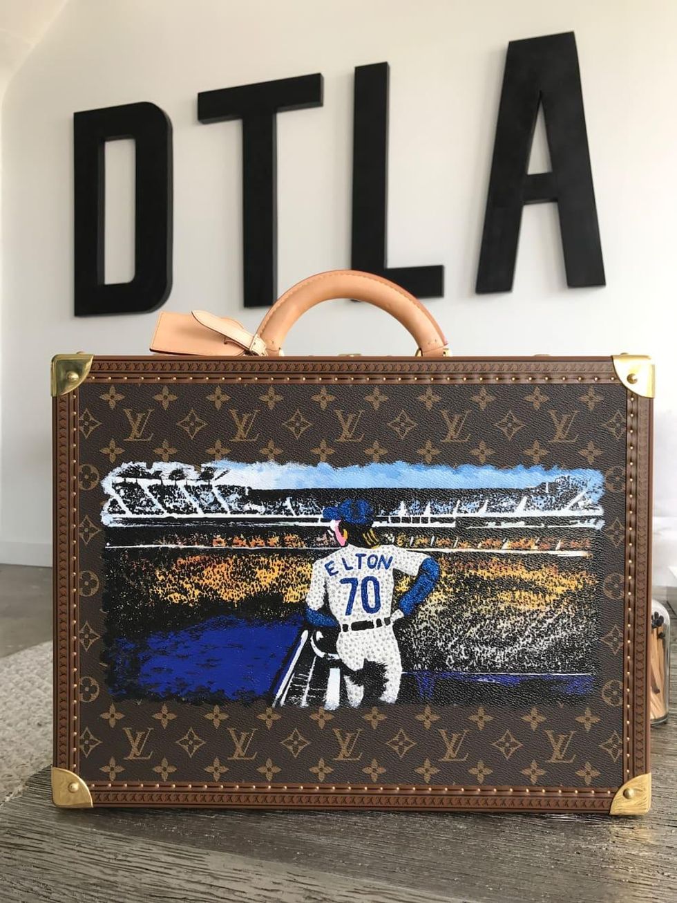 Check out this @louisvuitton bag we painted. Head over to our