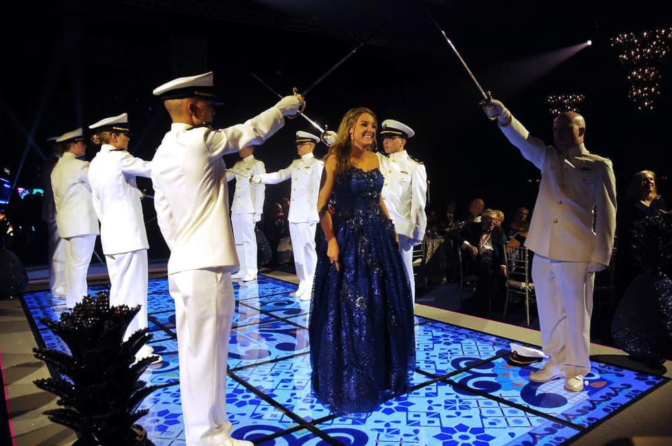 Duchess Maddi Walser Mardi Gras San Luis gala 2019