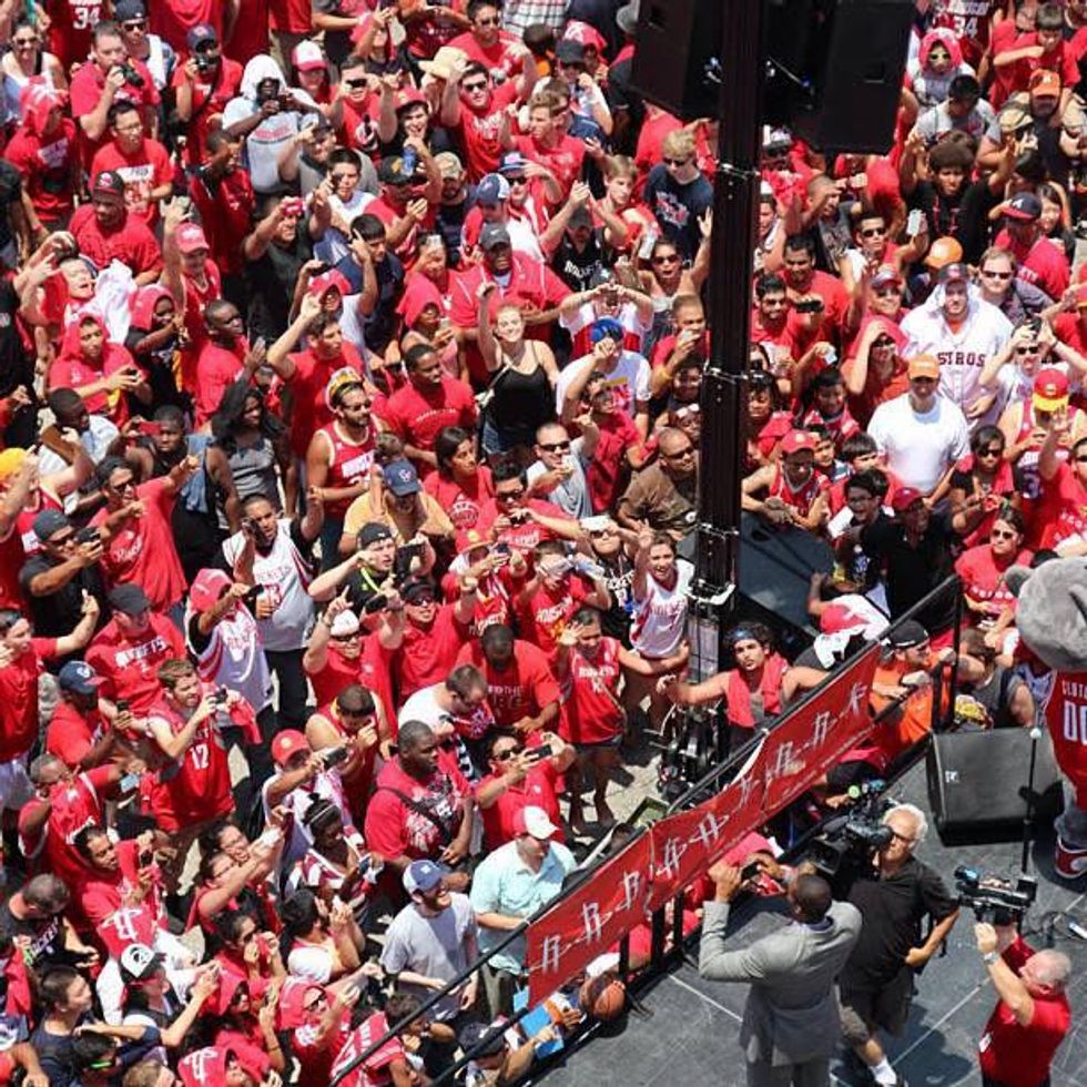 Dwight Howard rally fans