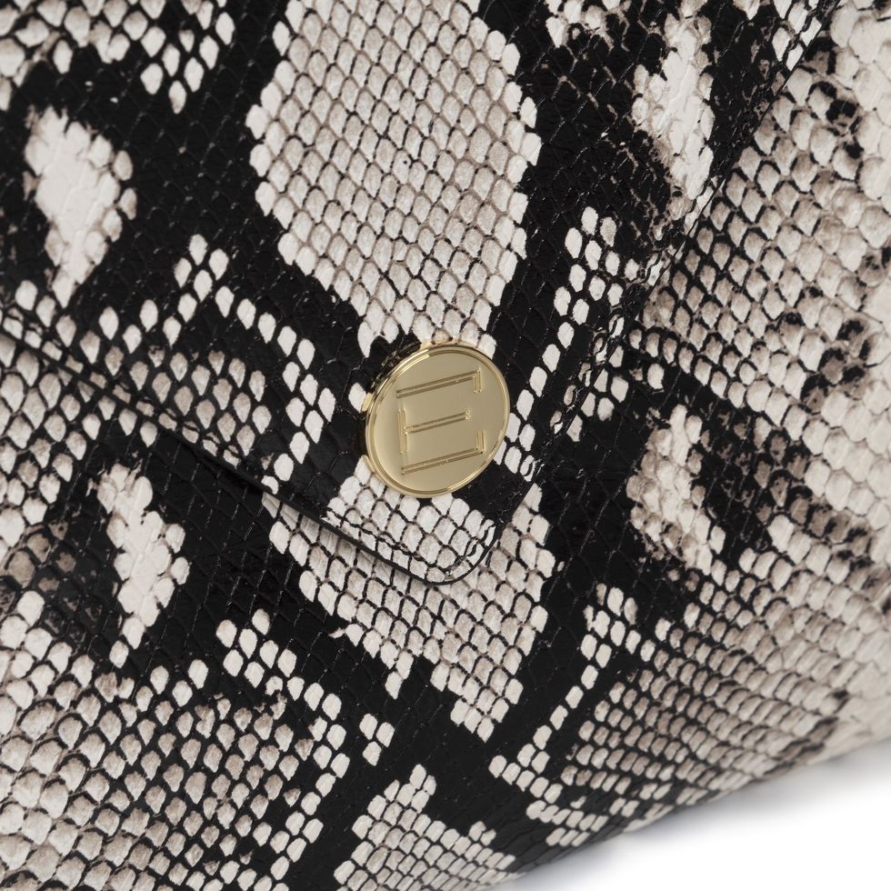 Edit by Elaine Turner logo