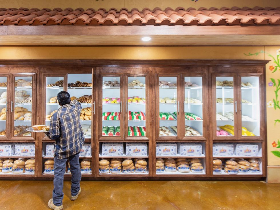 El Bolillo Mission Bend interior