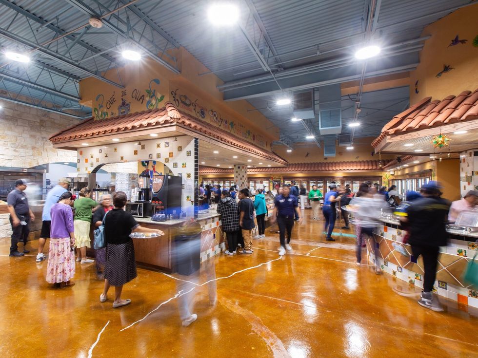 El Bolillo Mission Bend interior