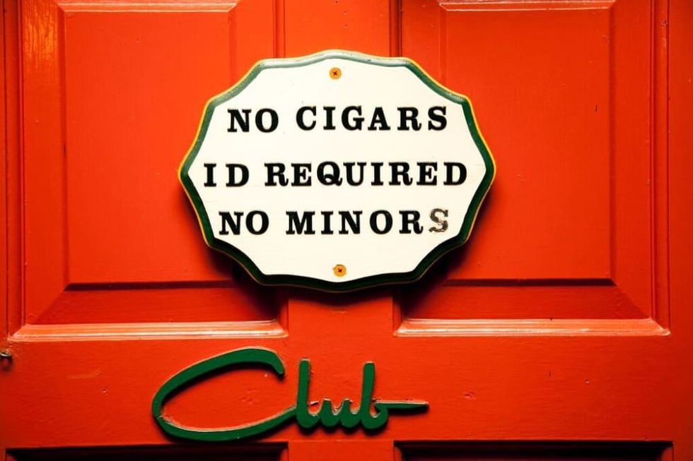 El Patio Club No Minors