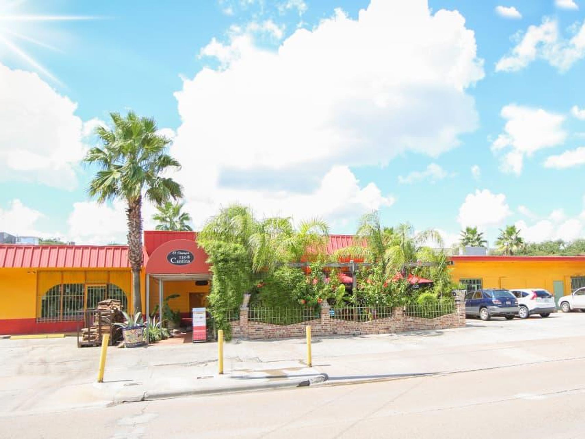 El Tiempo 1308 Cantina Montrose