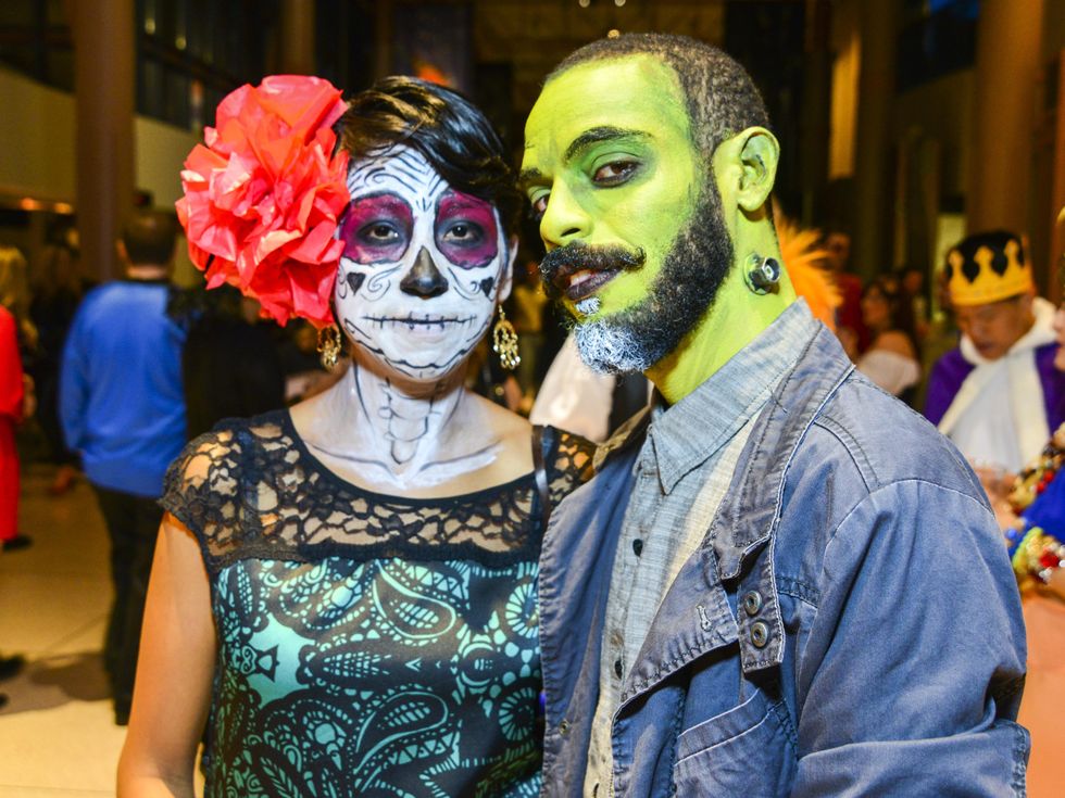 Night at the museum draws 5,000 partygoers who get in the spirit with ...