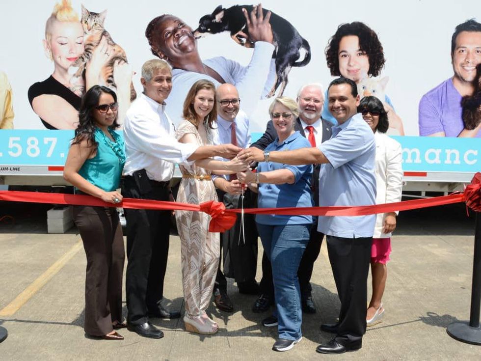 Emancipet Houston ribbon cutting Annise Parker