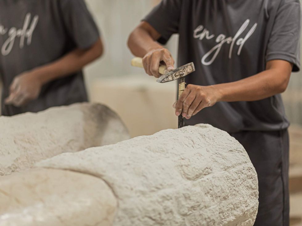 En Gold furniture brand