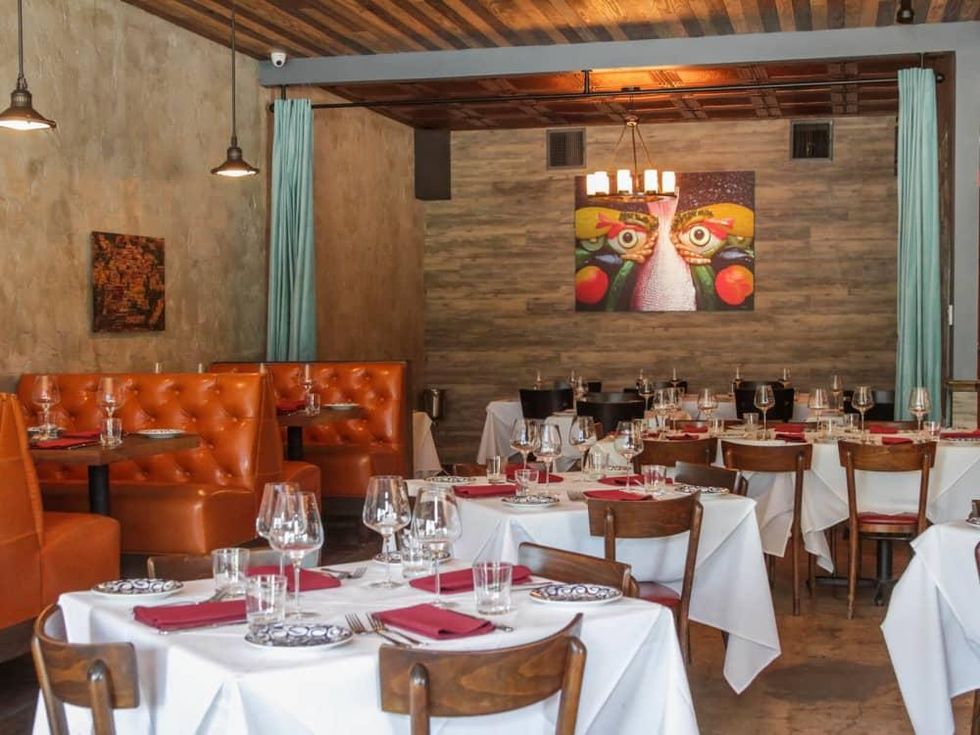 Enoteca Rossa interior