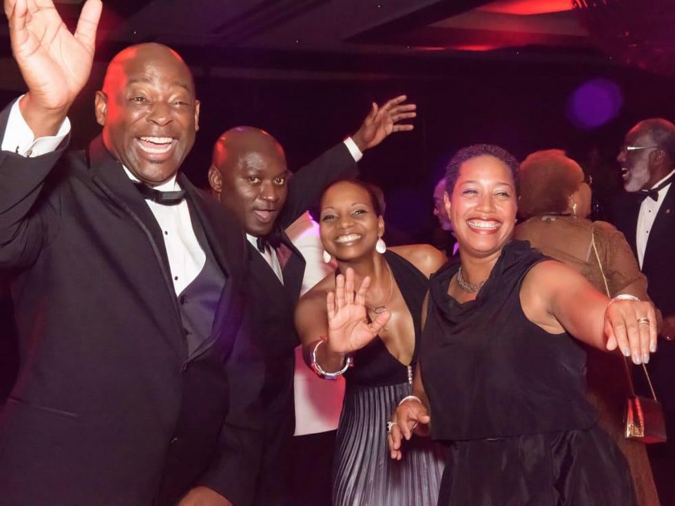 Ensemble Theatre gala, 8/16, fun crowd