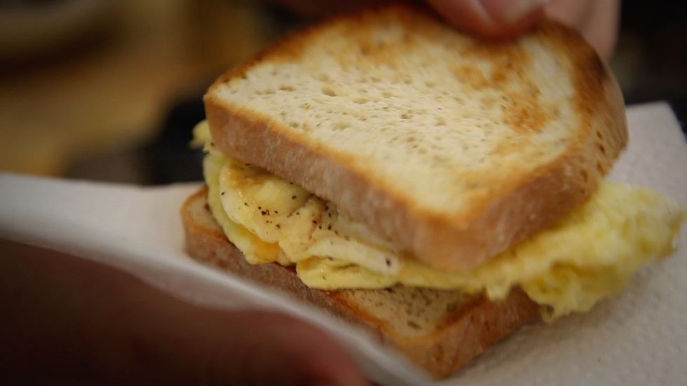 Learn how to make a hearty and delicious breakfast in less than a minute