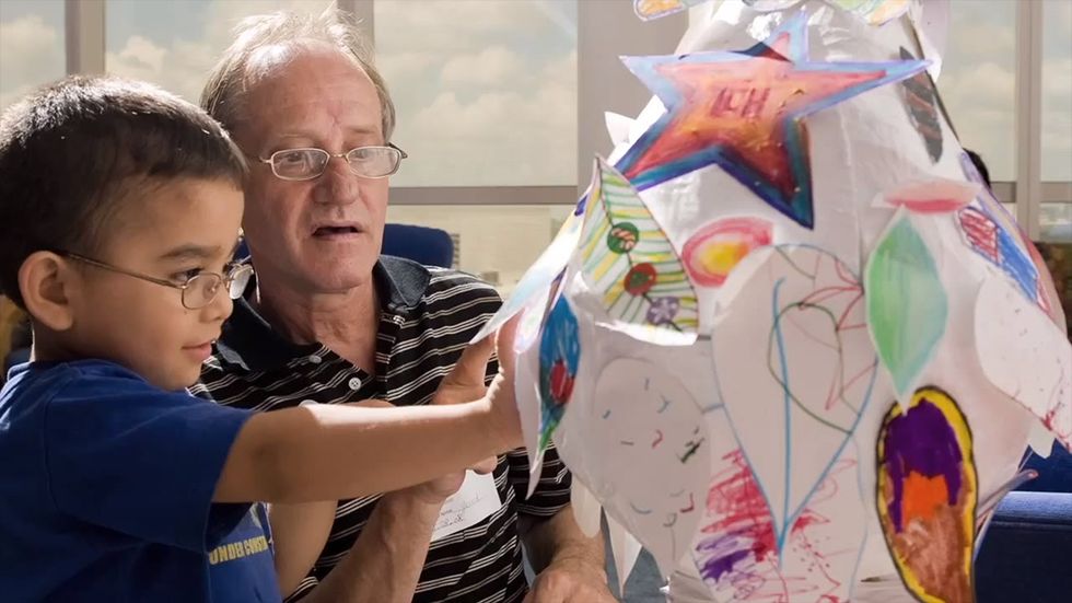 How does art heal? Medical Center powers aim to put real research data behindthe phenomenon