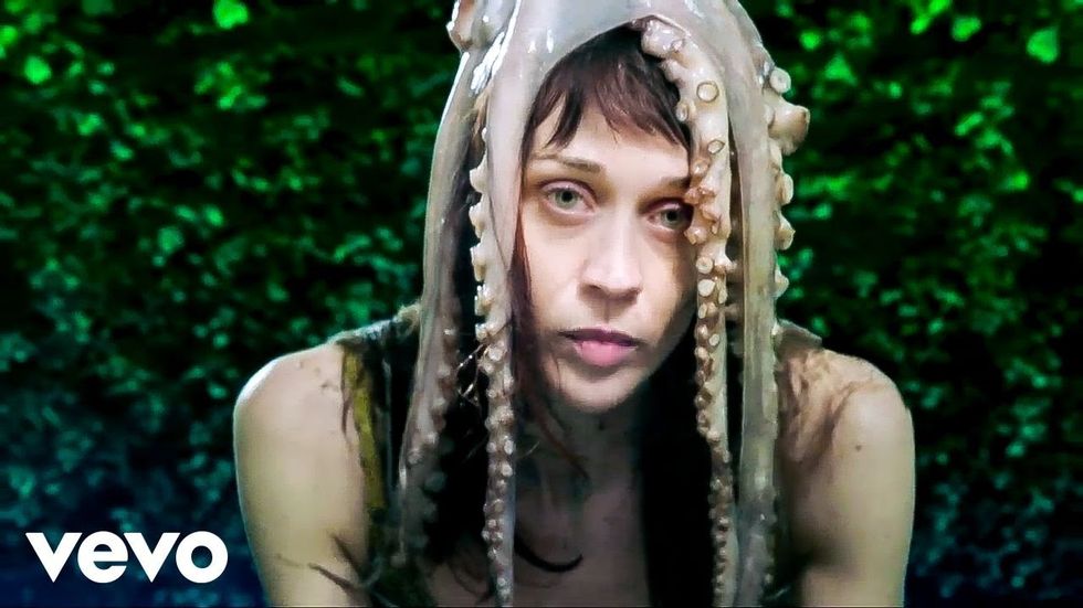 Fiona Apple still blows away Lana Del Rey and other overpackaged stars: Feelingsare back for fall