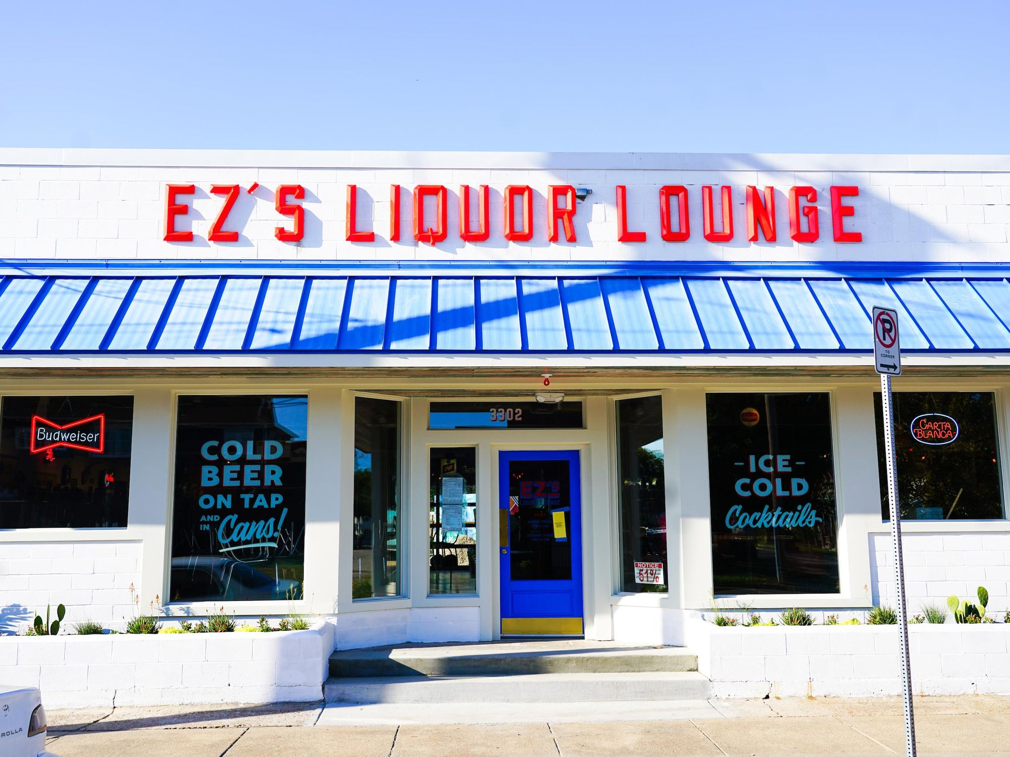 EZ's Liquor Lounge exterior