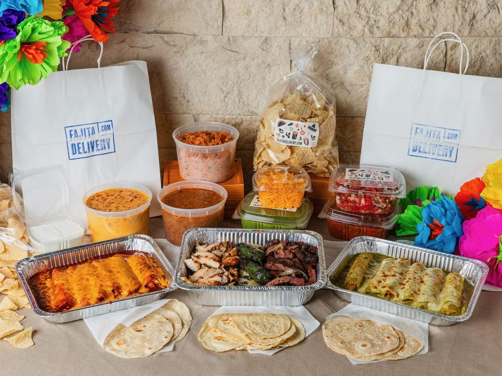 FajitaDelivery.com food spread Arnaldo Richards Picos