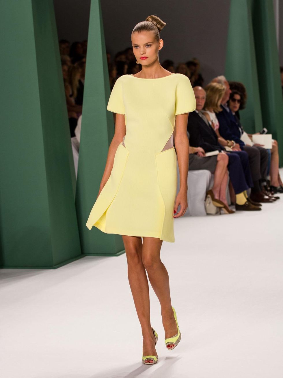 Fashion Week spring 2015 Carolina Herrera yellow cut-outs