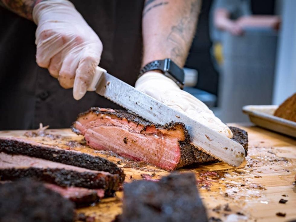 Feges BBQ slicing barbecue brisket