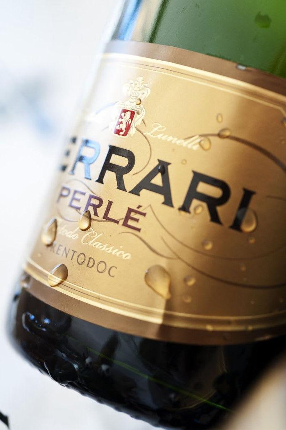 Ferrari Perl\u00e9 wine bottle