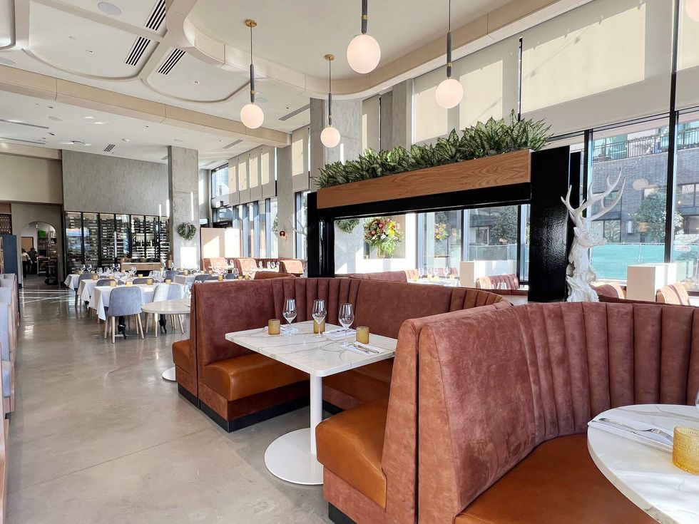 Fielding's River Oaks interior