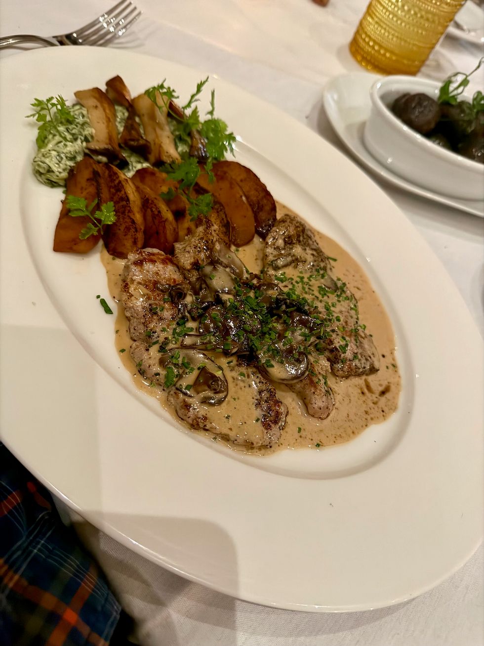 Fielding's River Oaks veal piccata