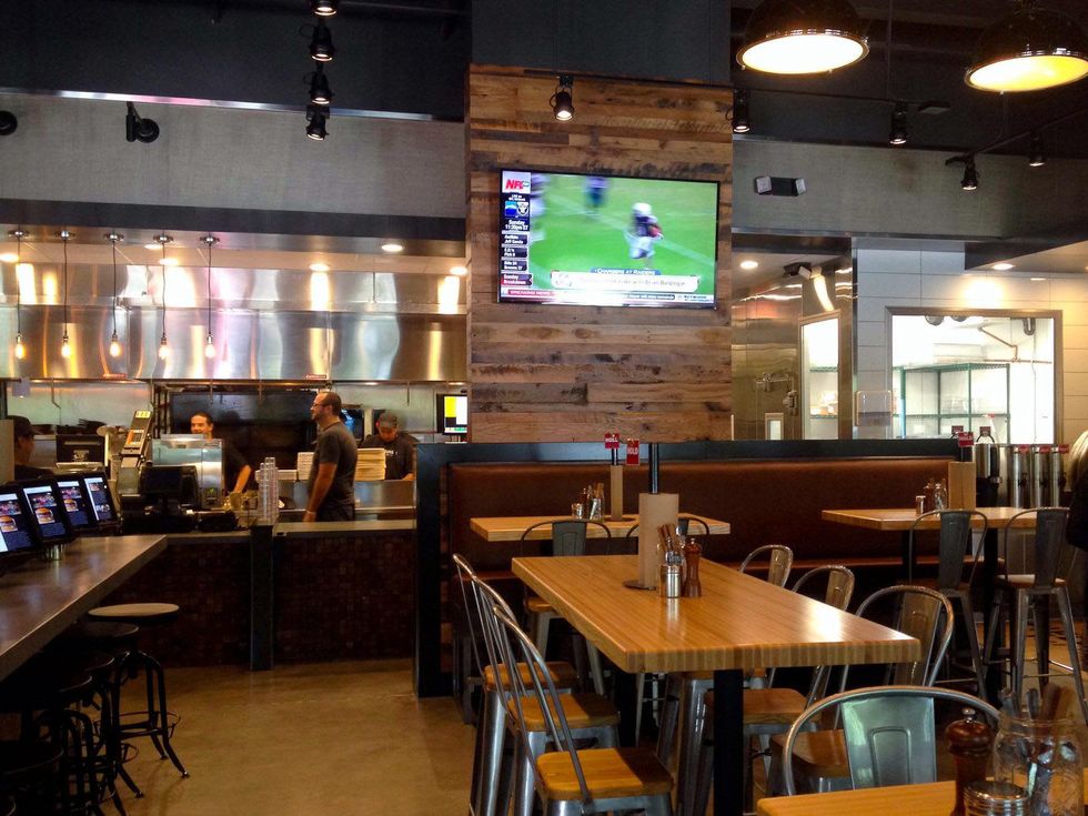 Fielding's Wood Grill in The Woodlands October 2013 interior