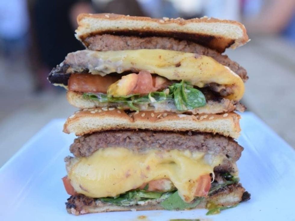 Finn Hall Craft Burger Juicy Lucy