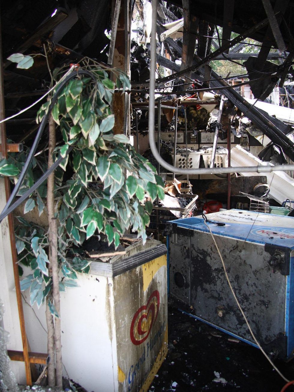 fire at hair salon and laundry mat Houston August 2013