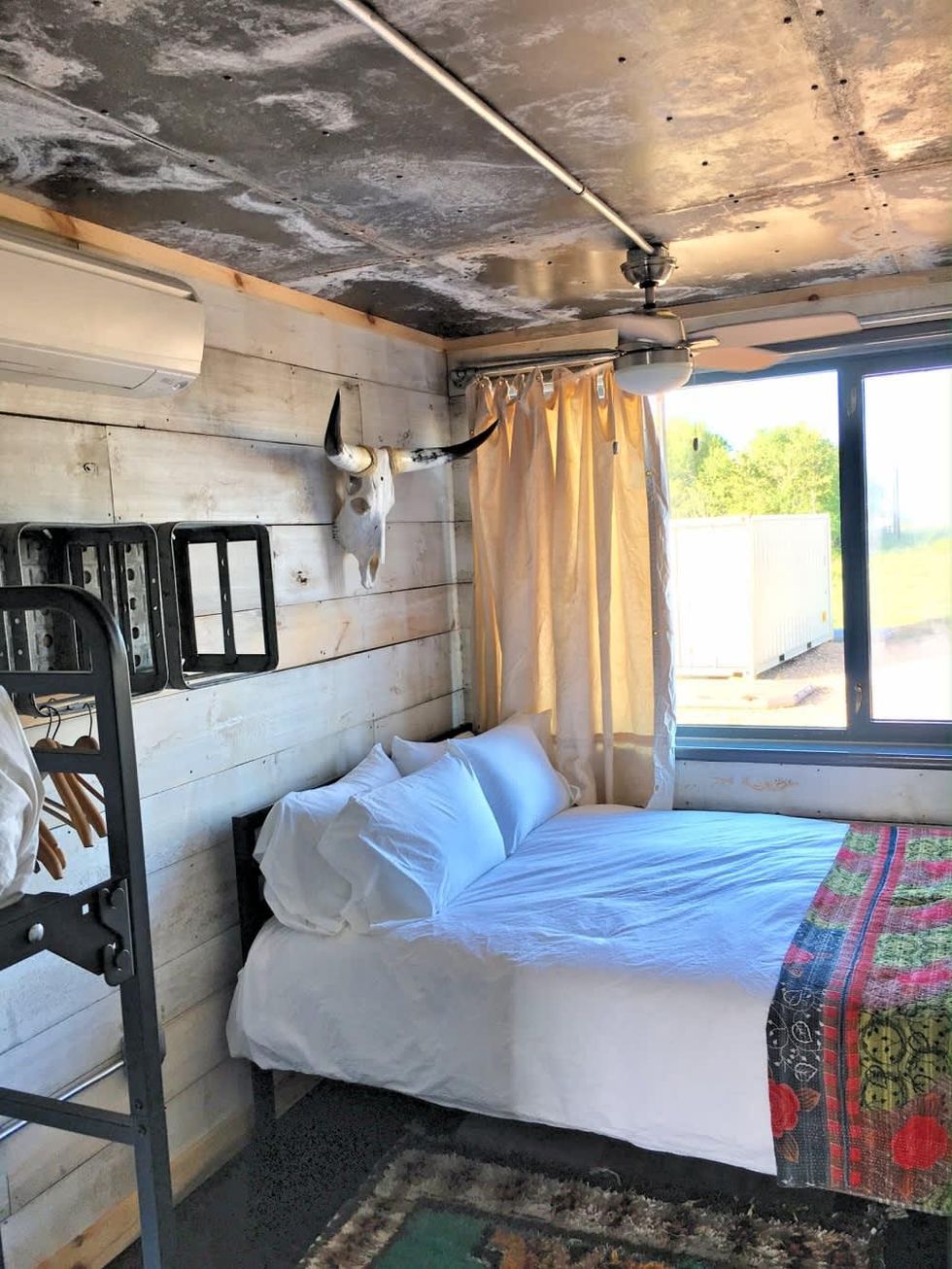 FlopHouze Round Top shipping container