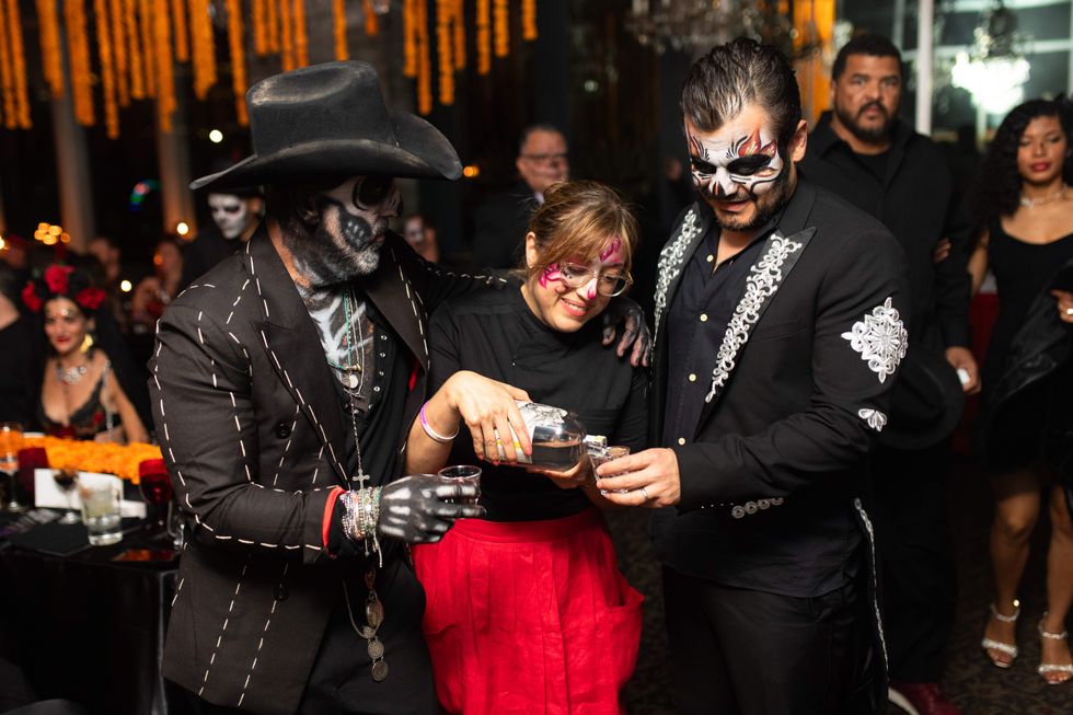 Flora Mexican Kitchen Cena Negra