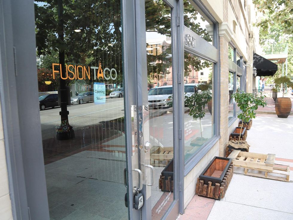 Fusion Taco Houston July 2013 entrance