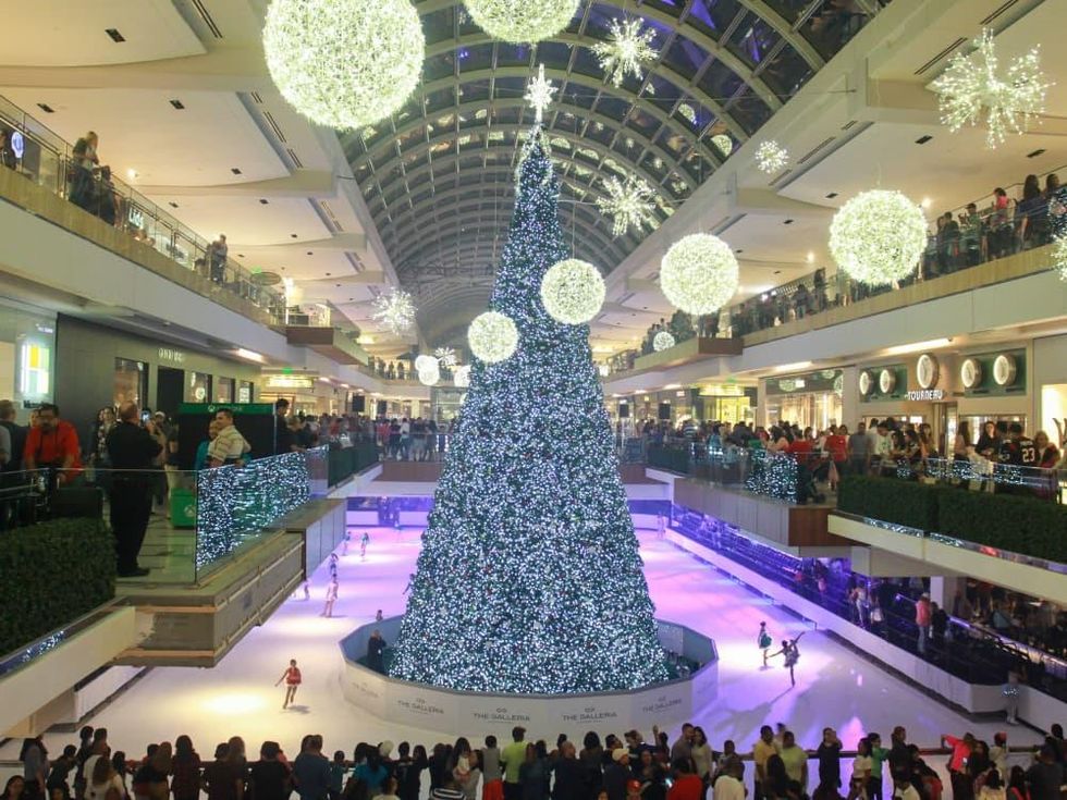 Galleria Tree Lighting
