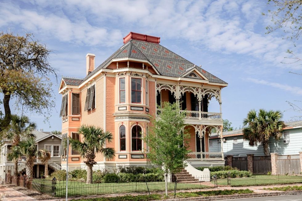 Galveston opens doors to its picturesque past in cherished annual