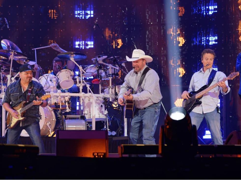 Garth Brooks takes fans to high places in epic RodeoHouston return ...