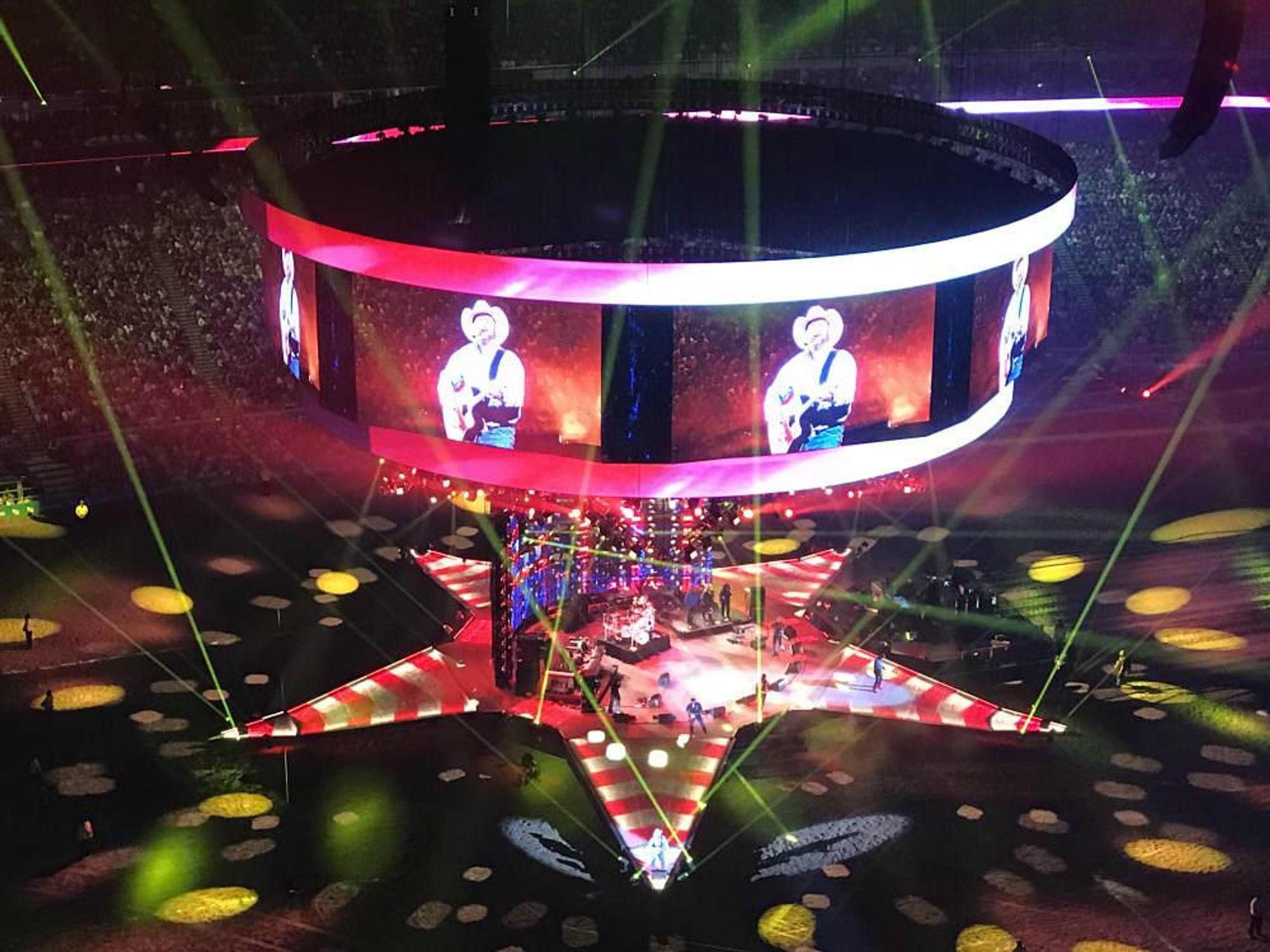 Garth Brooks opening night RodeoHouston full stage