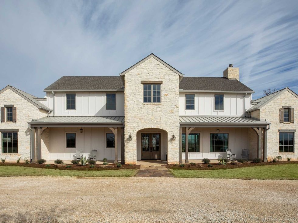 Gates Crossing home exterior