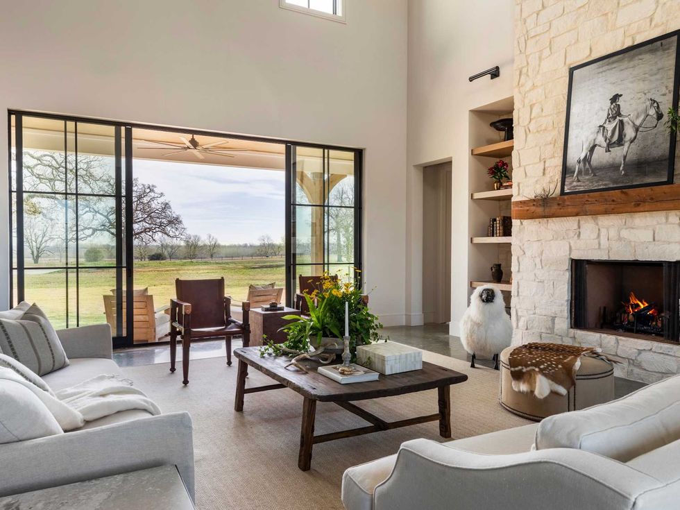 Gates Crossing home interior