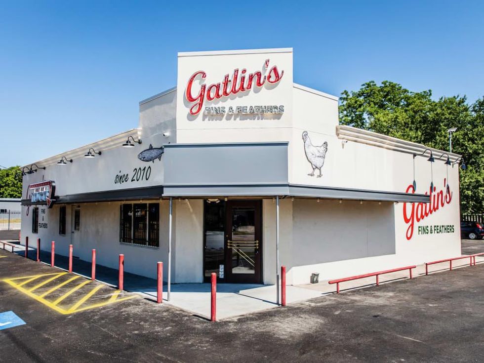 Gatlin's Fins and Feathers exterior