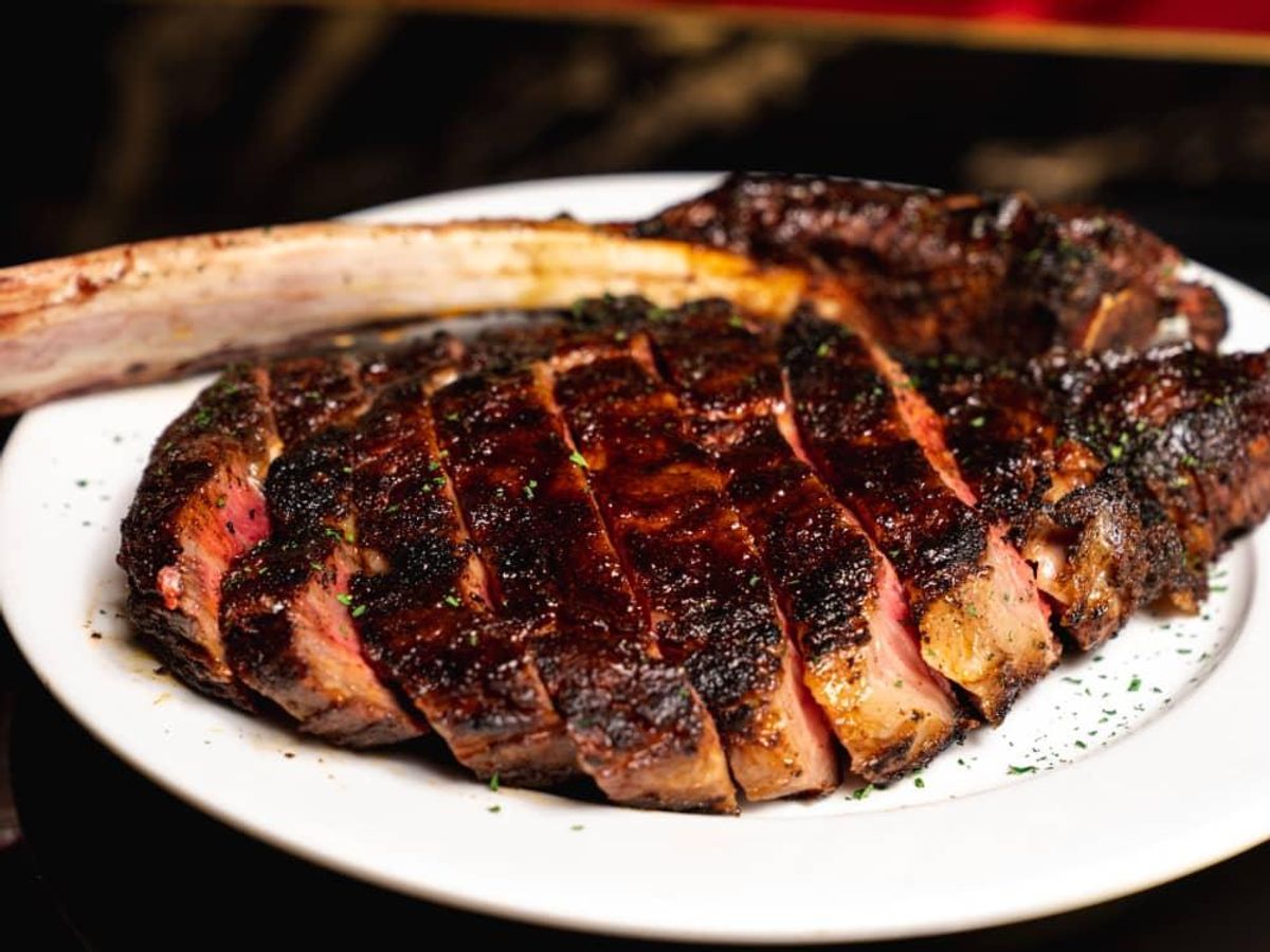 The Hosts Praise Their Meal At Gatsby's Prime Steakhouse. - Culturemap 