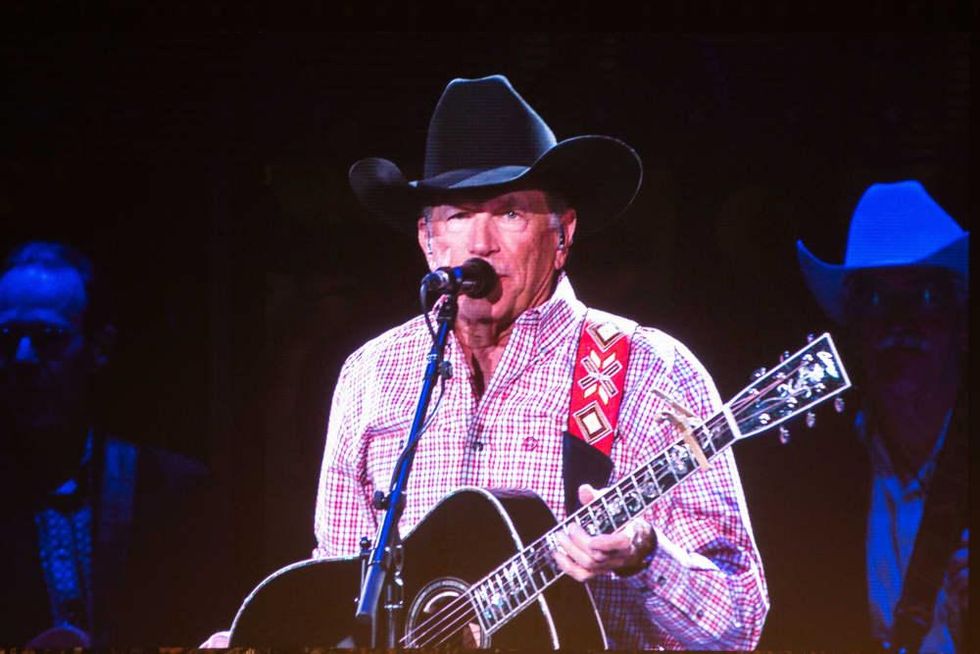 King of Country Strait draws Texassized crowd for RodeoHouston