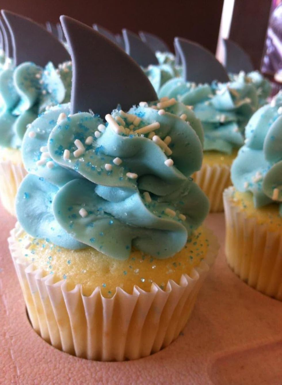 Gigi's Cupcakes Sugarland shark week cupcakes
