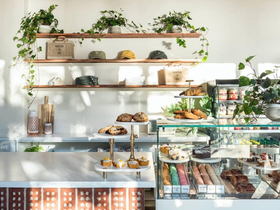 Fresh new restaurant with lakefront view blooms in Hermann Park