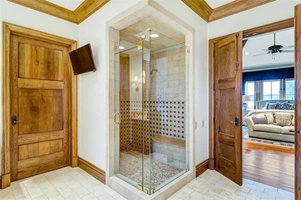 Glenn Beck home, 2224 King Fisher, Westlake