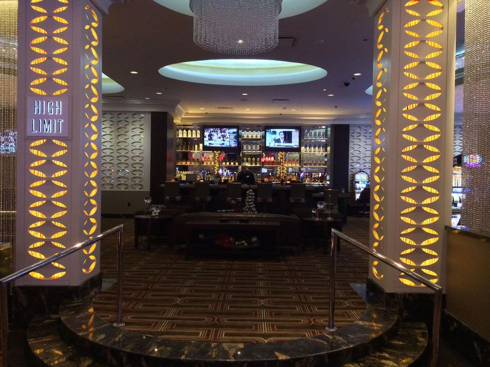 Golden Nugget Biloxi bar May 2014