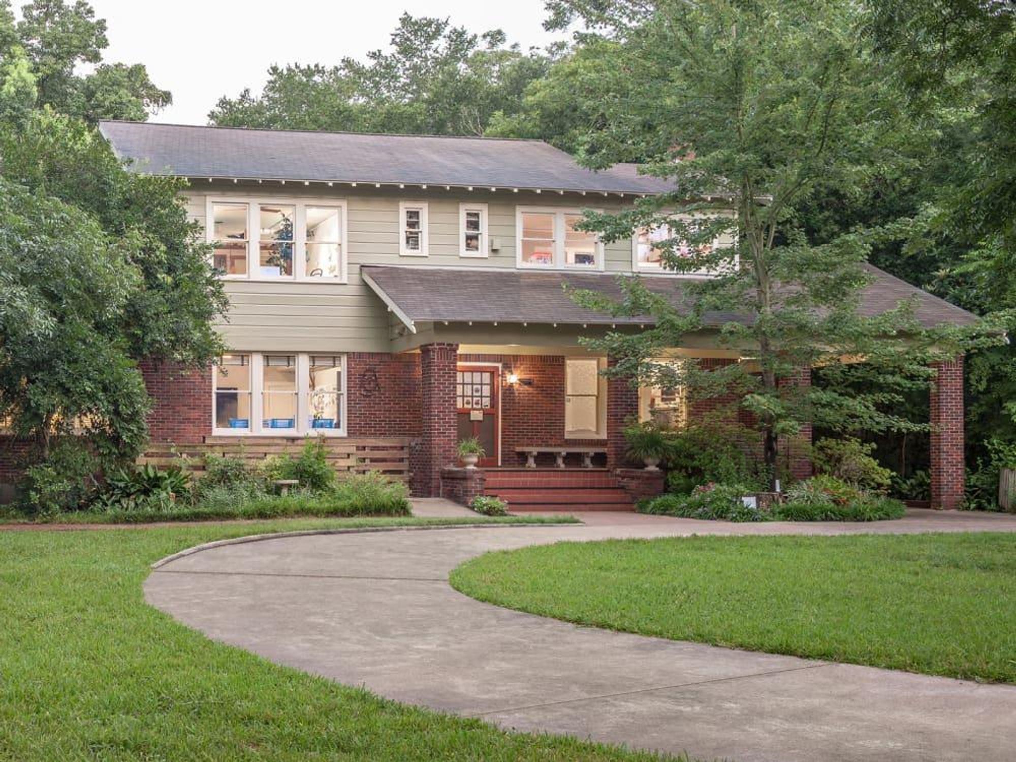 Good Brick Awards 2015 Nature Discovery Center historic Henshaw House in Bellaire