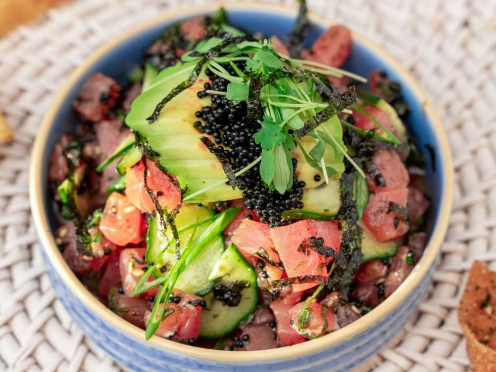 Good Vibes Burger tuna poke