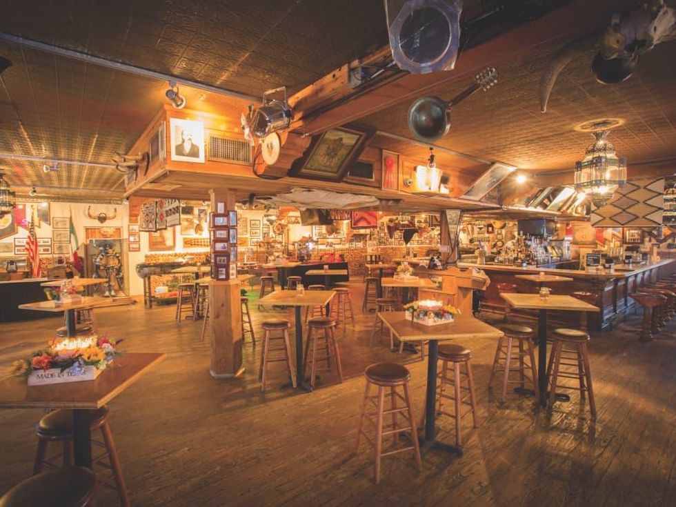 Goode Co Armadillo Palace